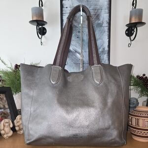 Coach Derby Tote Soft Pewter Metallic Leather. VGUC